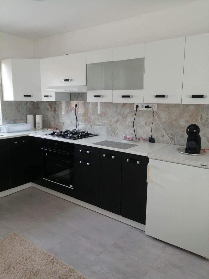 Horvath Apartman Apartment Keszthely Ngoại thất bức ảnh