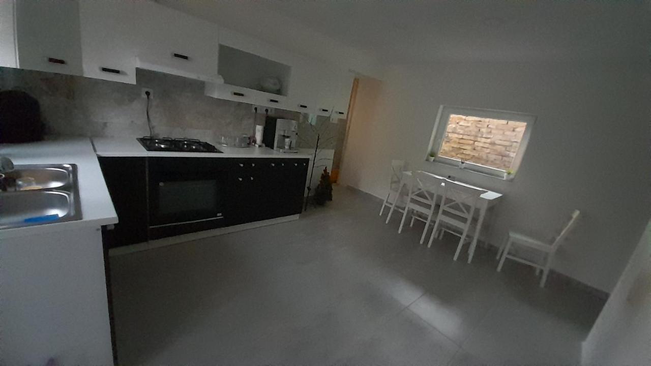 Horvath Apartman Apartment Keszthely Ngoại thất bức ảnh